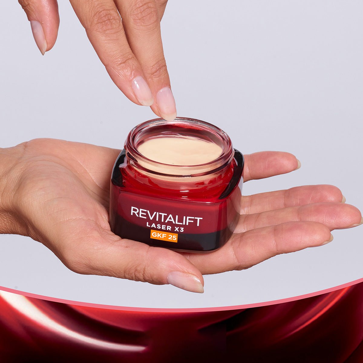 Loreal Paris Revitalift Lazer X3 Leke ve Yaşlanma Karşıtı Bakım GKF25