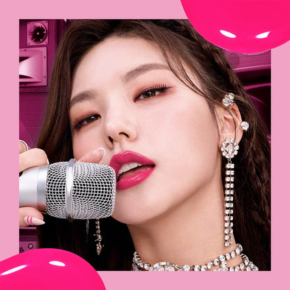 Maybelline New York Super Stay Vinyl Ink Uzun Süre Kalıcı Likit Parlak Ruj 145 Rogue