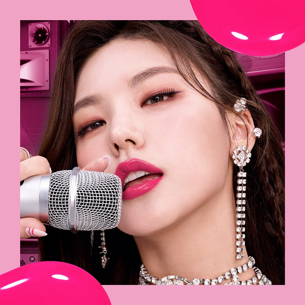 Maybelline New York Super Stay Vinyl Ink Uzun Süre Kalıcı Likit Parlak Ruj 155 Upbeat